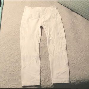 Lululemon White Crop Leggings 22”